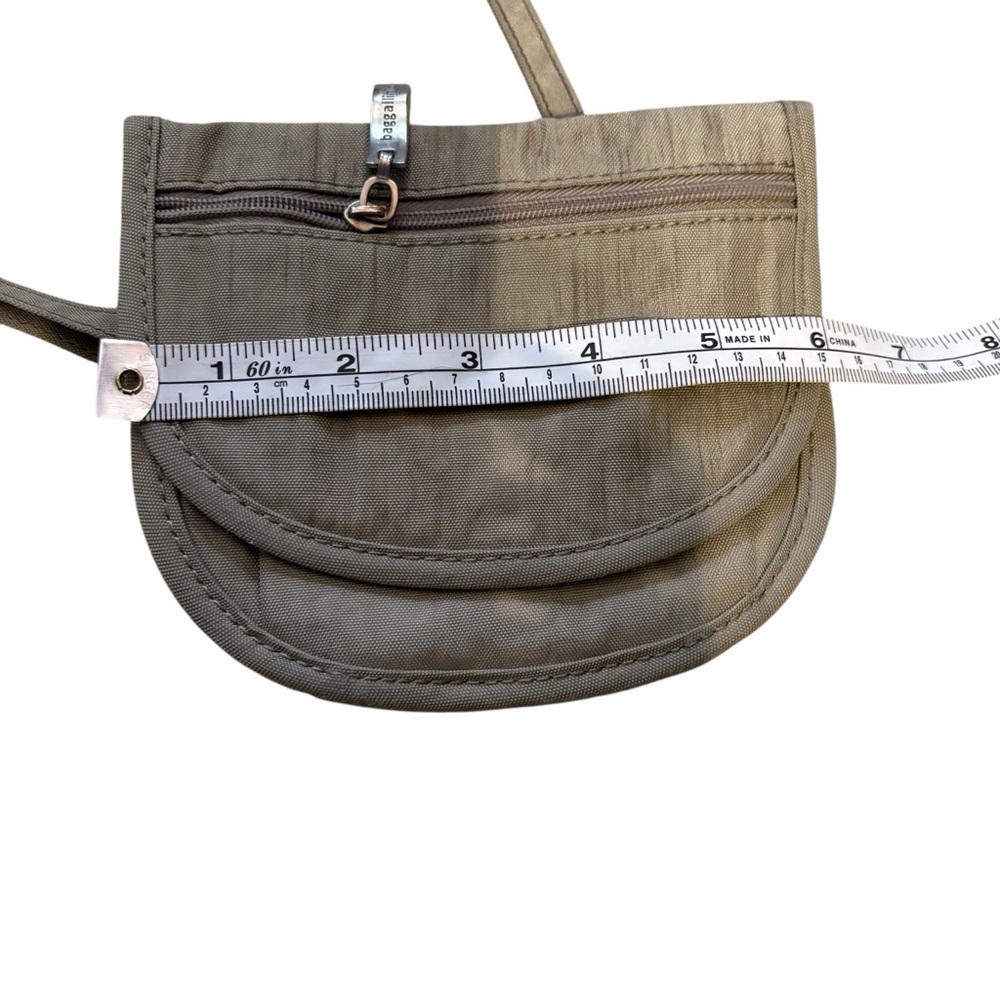 Baggallini beige Crossbody hiking travel Bag - Picture 5 of 10